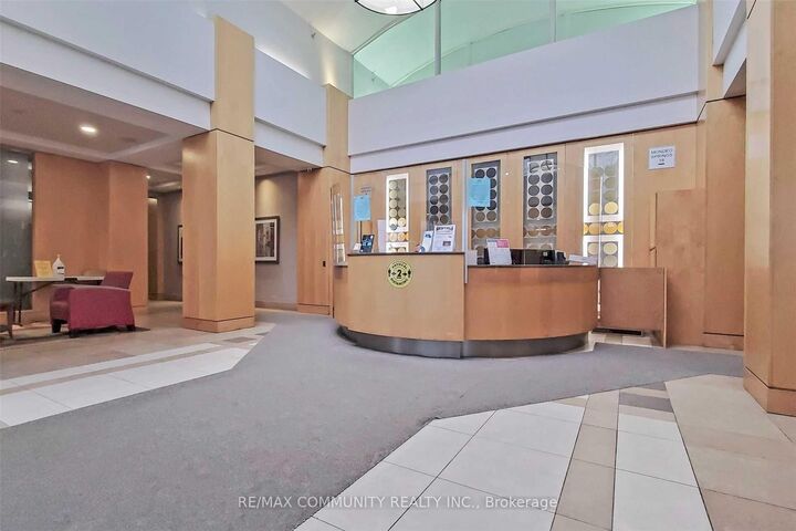 Property Photo:  18 Mondeo Drive 541  ON M1P 5C8 