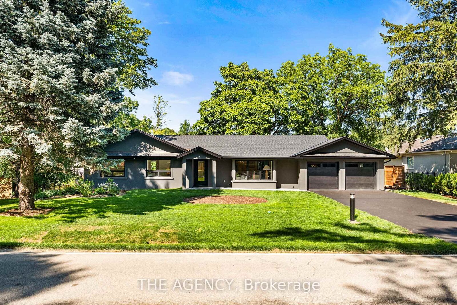 Property Photo: 201 Trelawn Avenue ON L6J 4R3