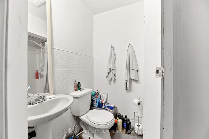 Property Photo:  13 Usher Street  ON N3R 1B8 