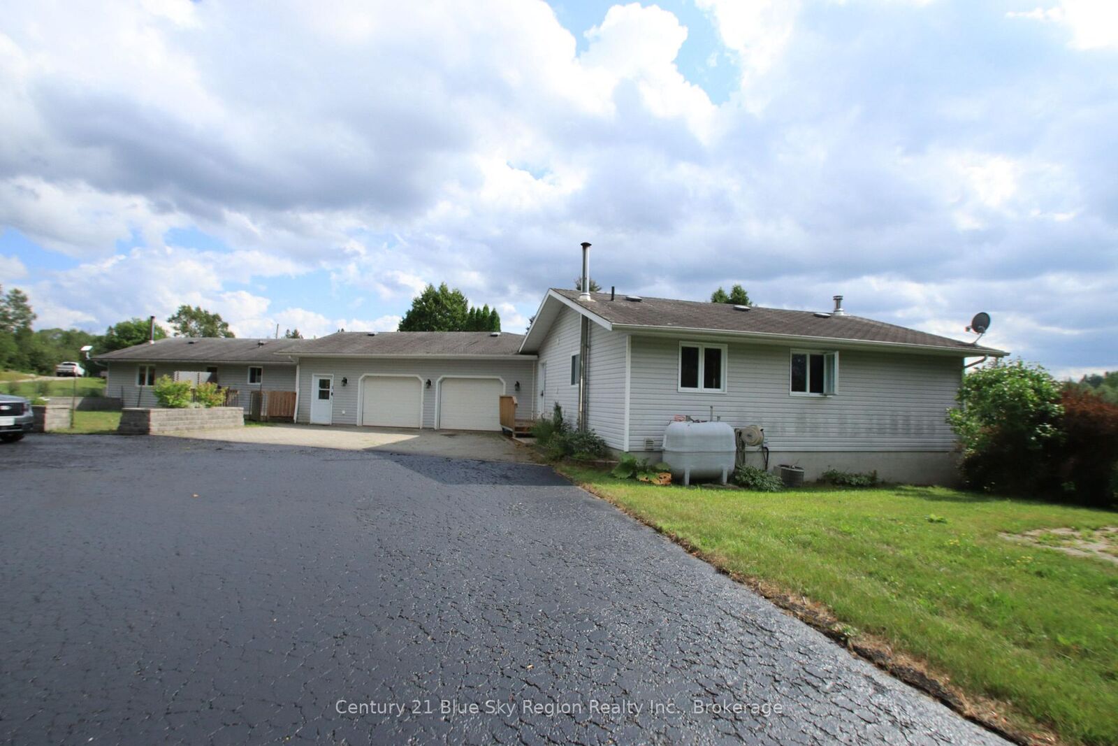 Property Photo:  25 Meadow Drive  ON P0H 1K0 