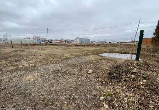 Property Photo:  113 William Street  ON K7A 3B2 