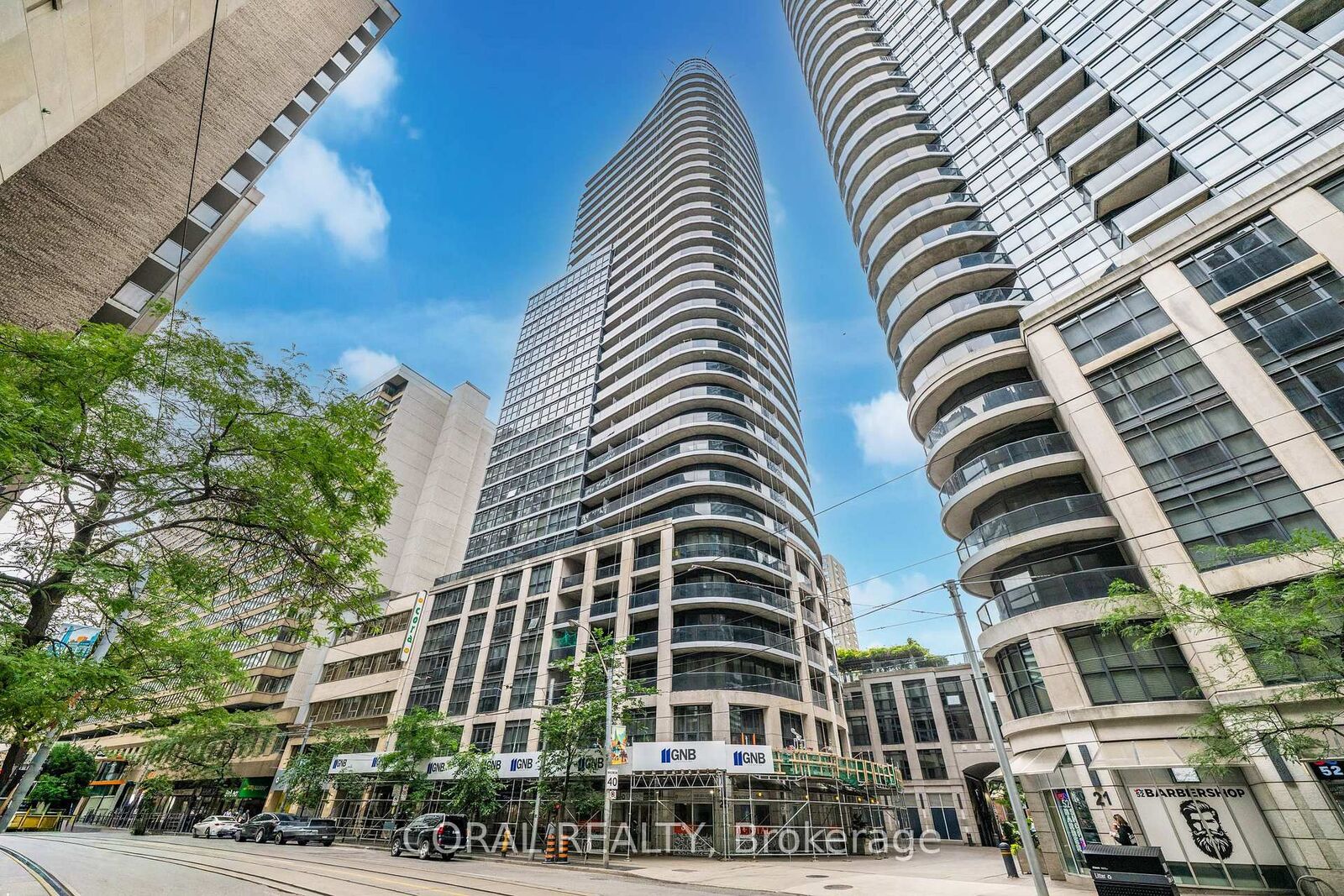 Property Photo:  25 Carlton Street 1901  ON M5B 1L4 