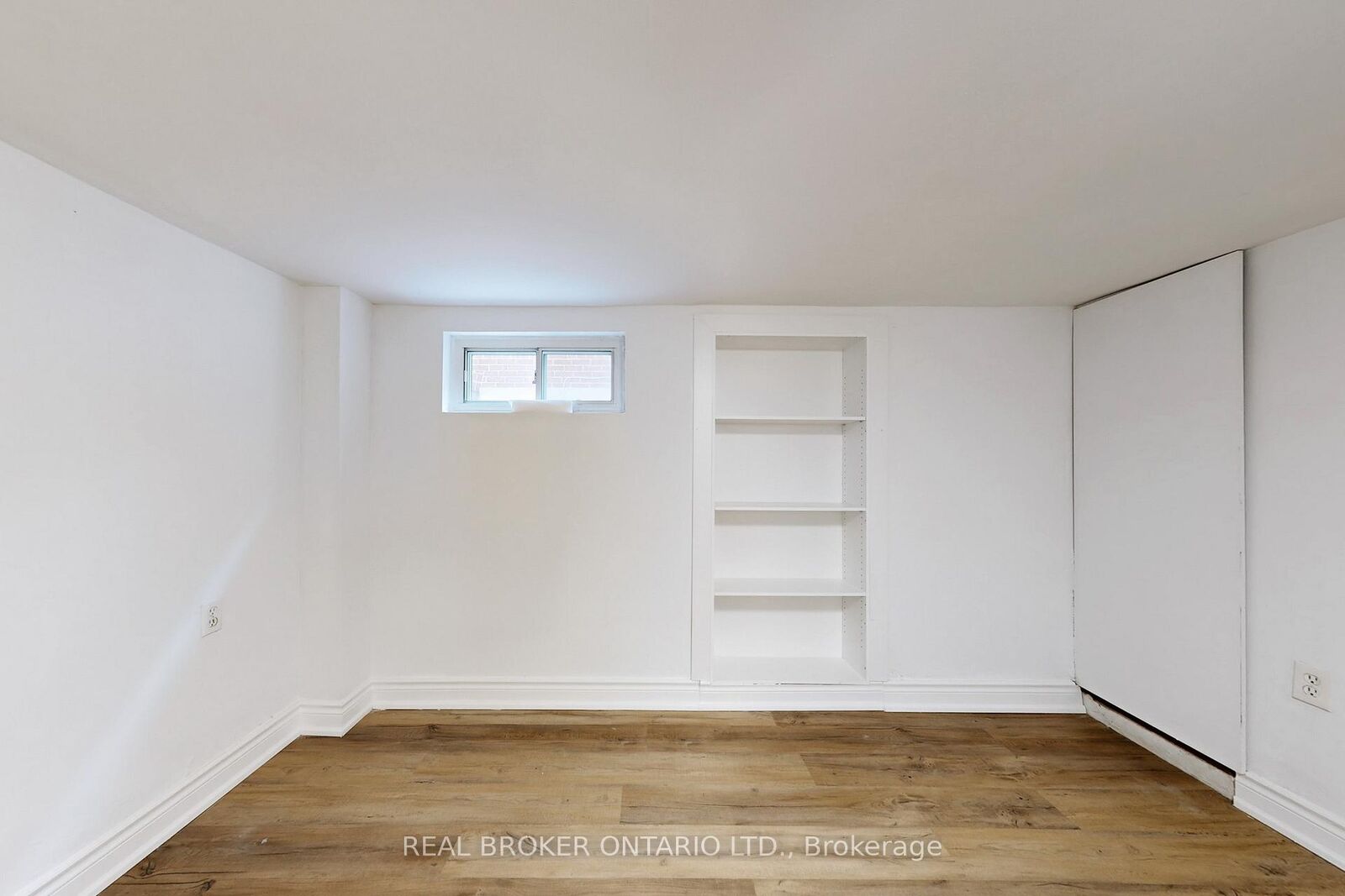 Property Photo:  102 Bowie Avenue Bsmt  ON M6E 2P7 