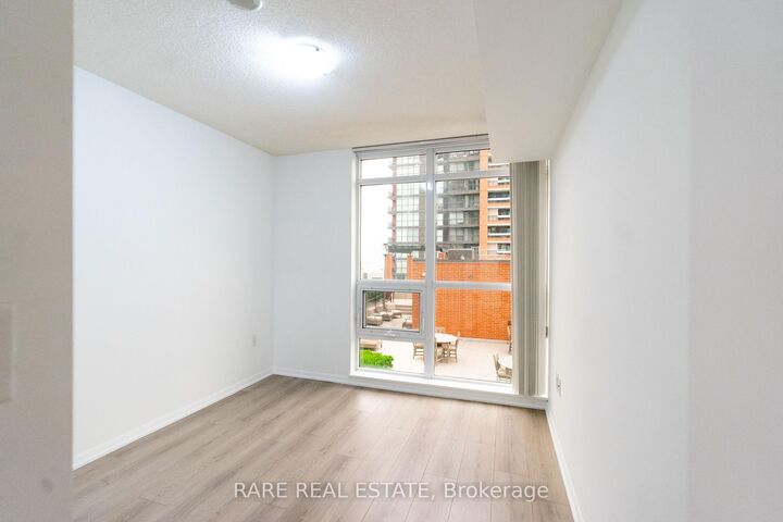 Property Photo:  830 Lawrence Avenue W 1007  ON M6A 0B6 