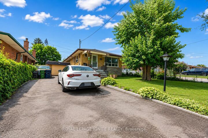 Property Photo:  61 Jarwick Drive Bsmt  ON M1H 2H1 