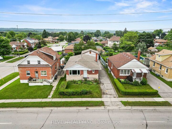 Property Photo:  863 Ritson Road S  ON L1H 5L5 