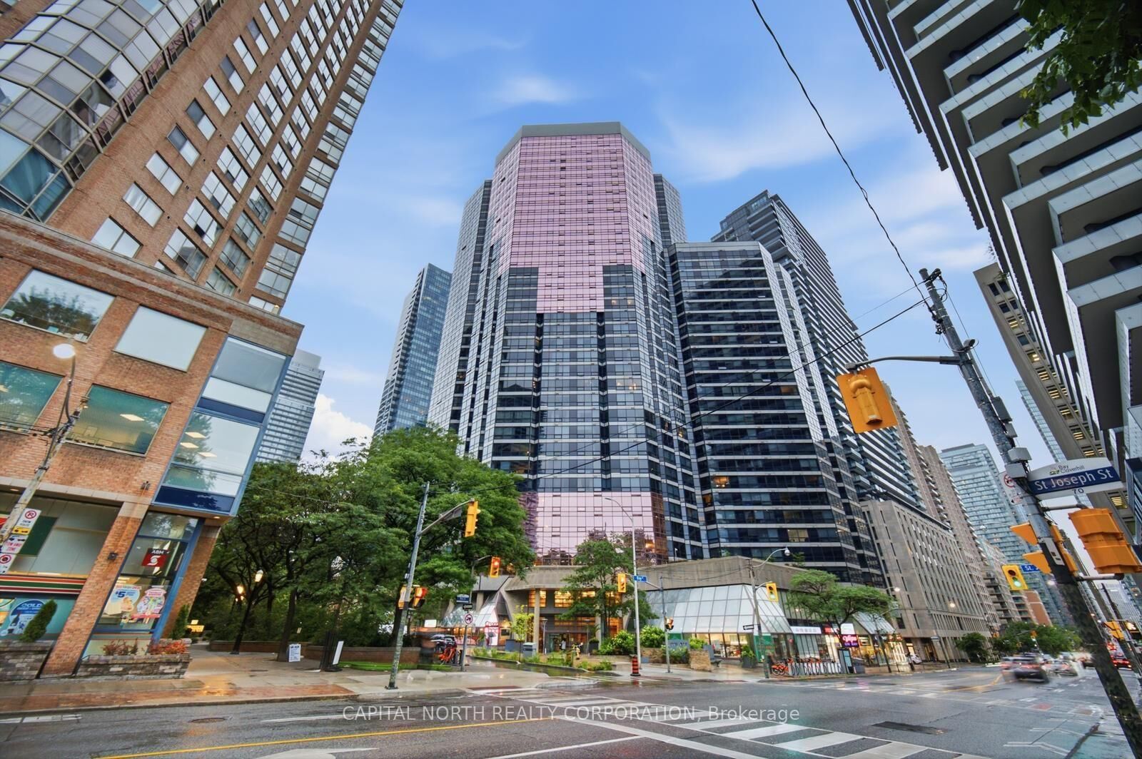 Property Photo: 1001 Bay Street 610 ON M5S 3A6
