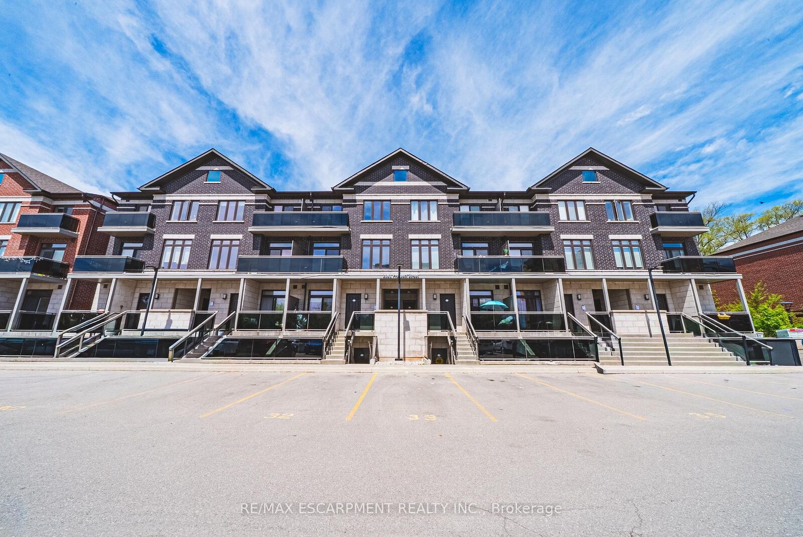 Property Photo: 2061 Prospect Street 209 ON L7R 1Z2