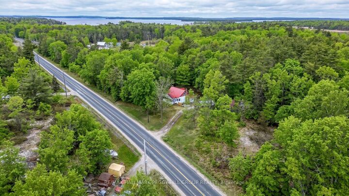 Property Photo: 1301 Honey Harbour Road ON L0K 1S0