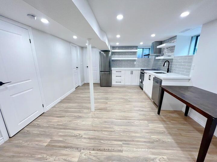 Property Photo:  3 Roblocke Avenue Lower  ON M6G 3R6 