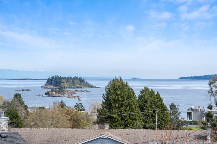 2840 Haliday Cres — photo 1