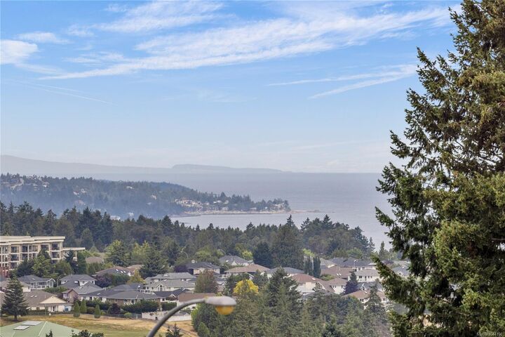 Property Photo:  5355 Highridge Pl  BC V9T 5Z8 