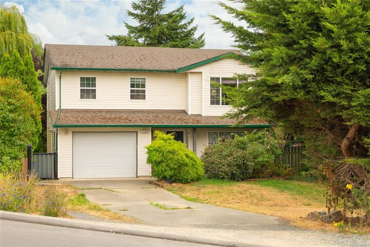 640 Railway Ave — photo 1