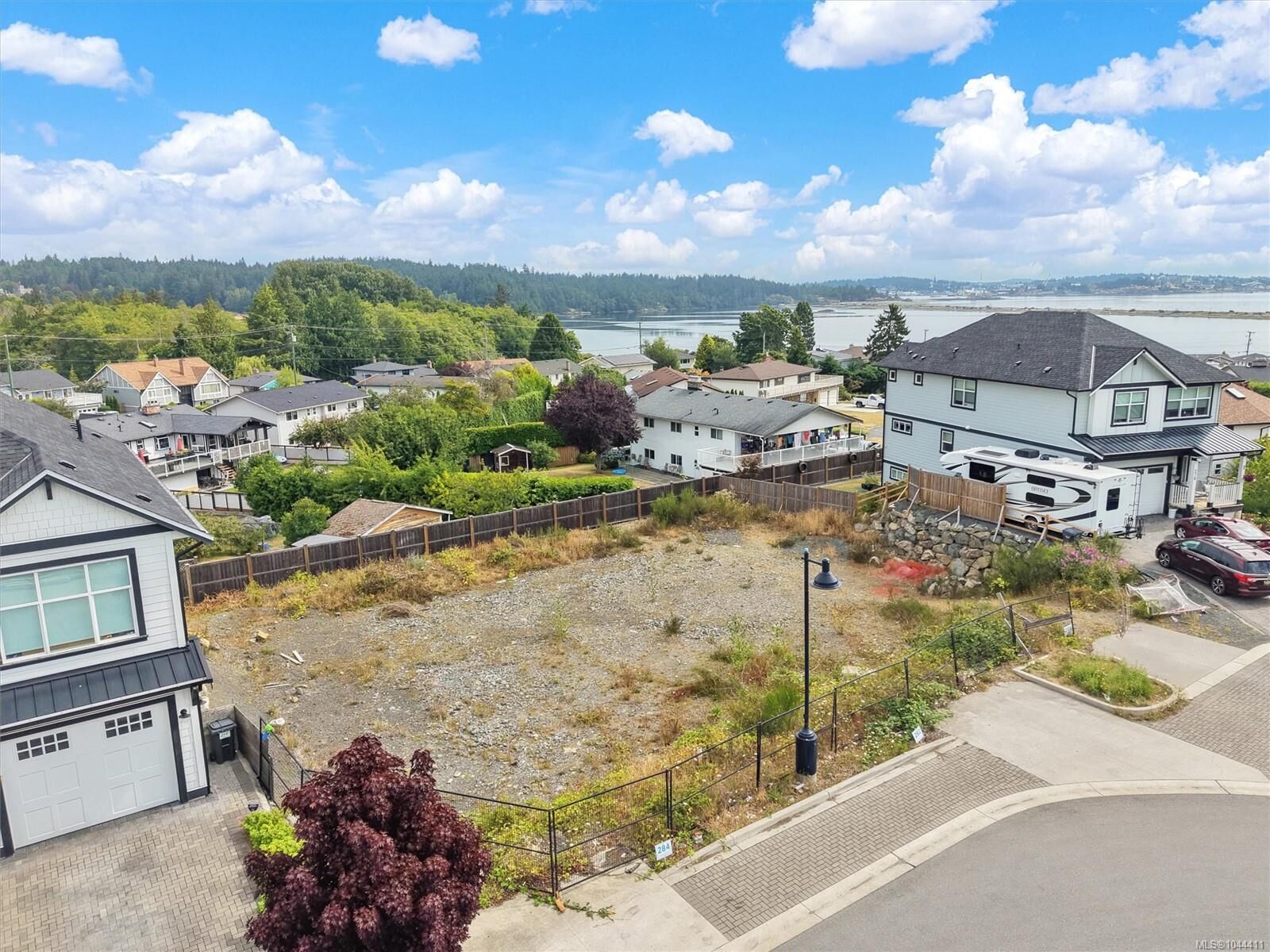 Property Photo:  284 Seafield Rd  BC V9C 0R1 
