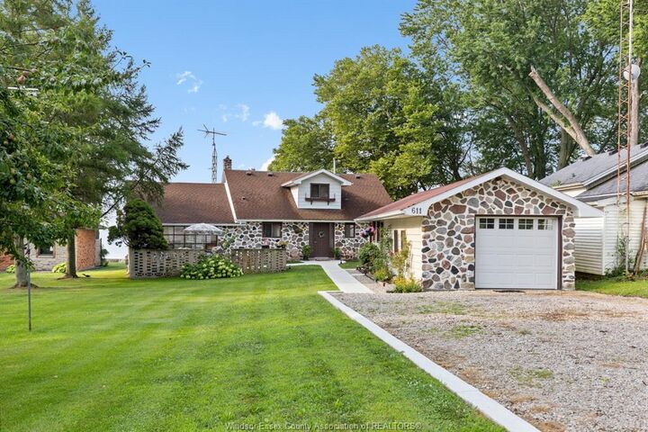 611 Poplar Bluff — photo 1