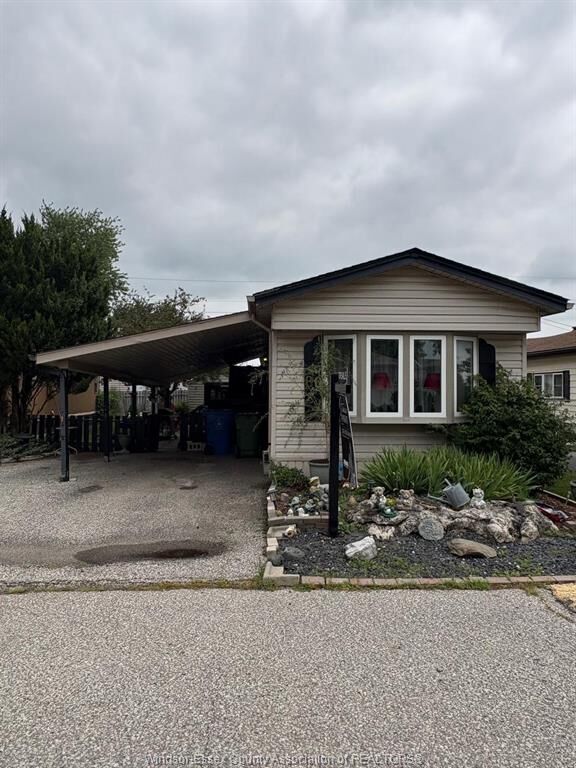 Property Photo:  80 Suncrest Drive  ON N8N 2P9 