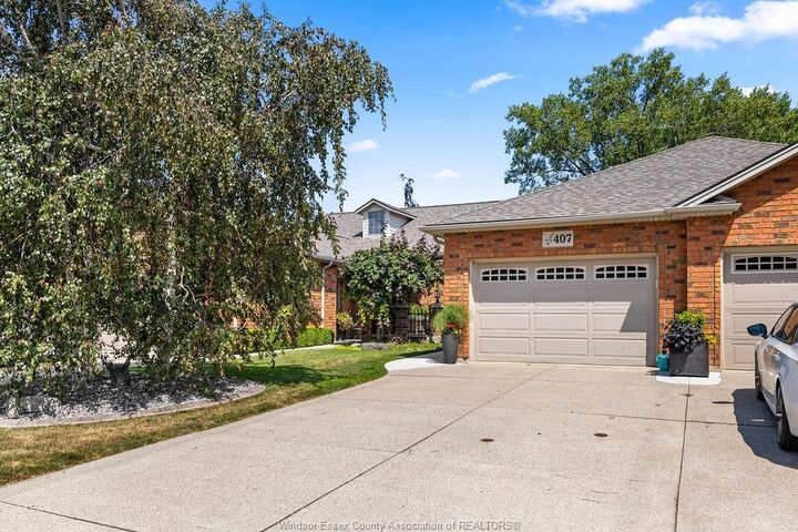 Property Photo: 407 Lenore St ON N8L 0P3