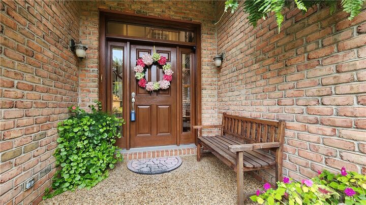 Property Photo: 32 Hawthorne Ln PA 15642