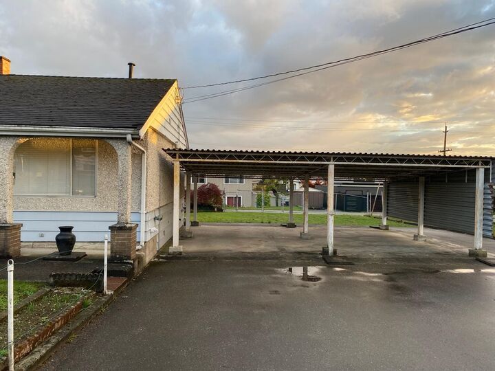 Property Photo: 2130 Craigen Avenue BC V3K 1W6