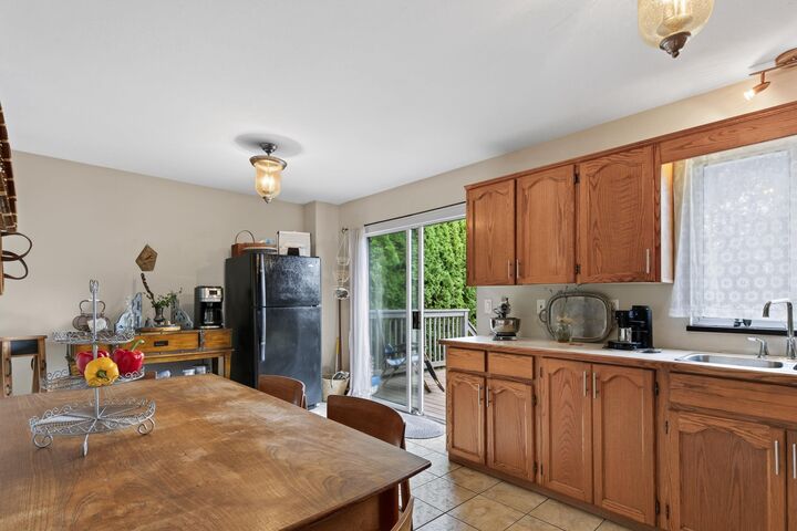 Property Photo: 33598 8 Avenue BC V2V 2H7