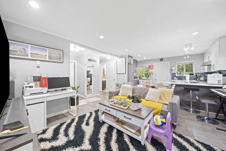 Property Photo: 189 E 64th Avenue BC V5X 2M3
