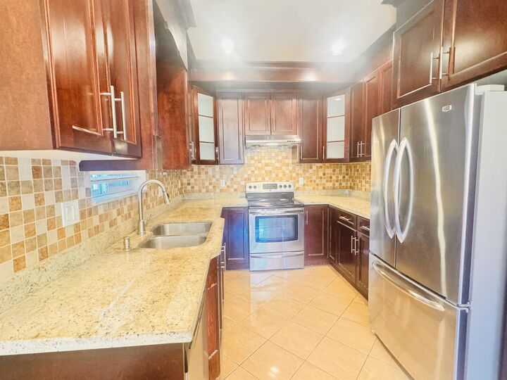Property Photo:  722 W 68th Avenue  BC V6P 2T9 