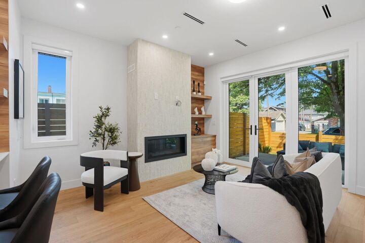 Property Photo: 2438 E 20th Avenue 1 BC V5M 2T6