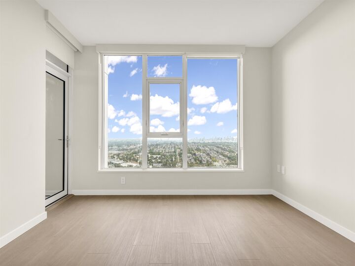 Property Photo: 2186 Gilmore Avenue 4709 BC V5C 0N7