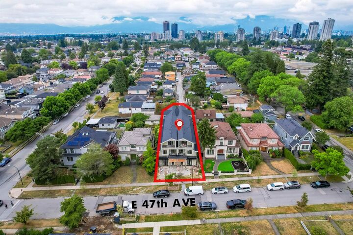 Property Photo: 3423 E 47th Avenue 1 BC V5S 1C8
