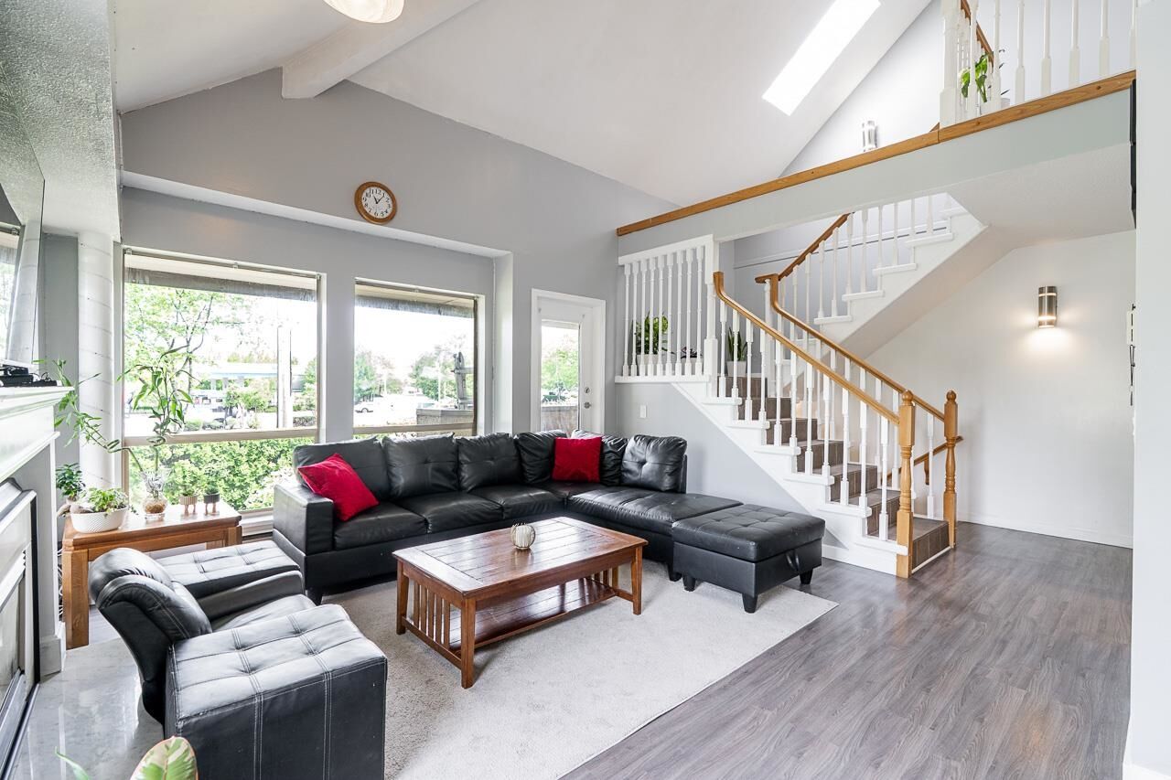Property Photo: 12172 72 Avenue 21 BC V3W 2L9