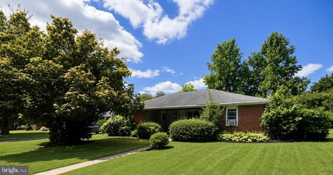 Property Photo:  202 Pine Street  MD 21620 