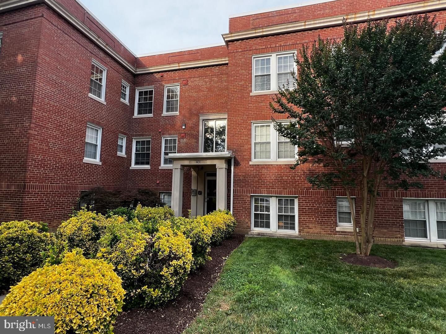 Property Photo:  401 Commonwealth Avenue 20A  VA 22301 