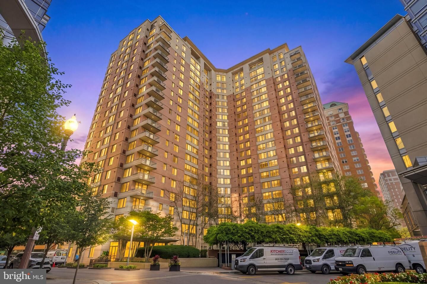 Property Photo: 851 N Glebe Road 1419 VA 22203