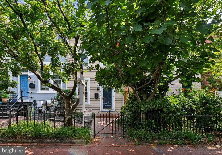 Property Photo:  514 13th Street SE  DC 20003 