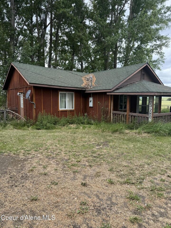 Property Photo:  103 2nd St  ID 83870 
