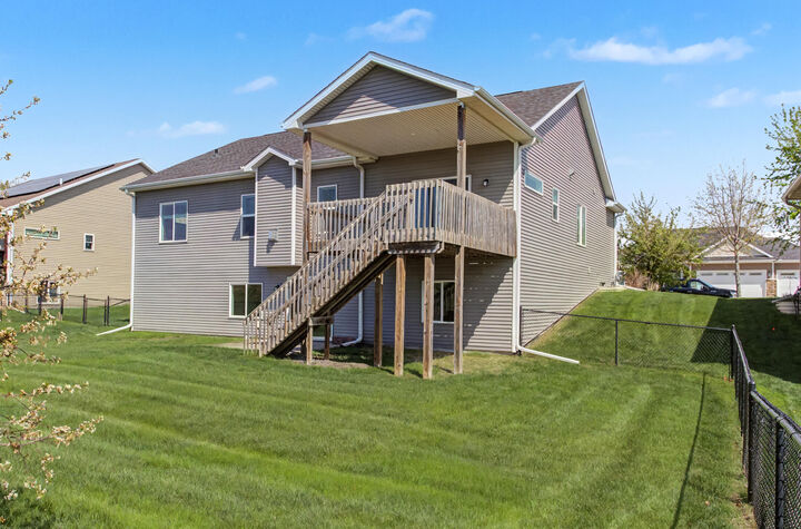 Property Photo:  3021 Red Fox Road  IA 50014 