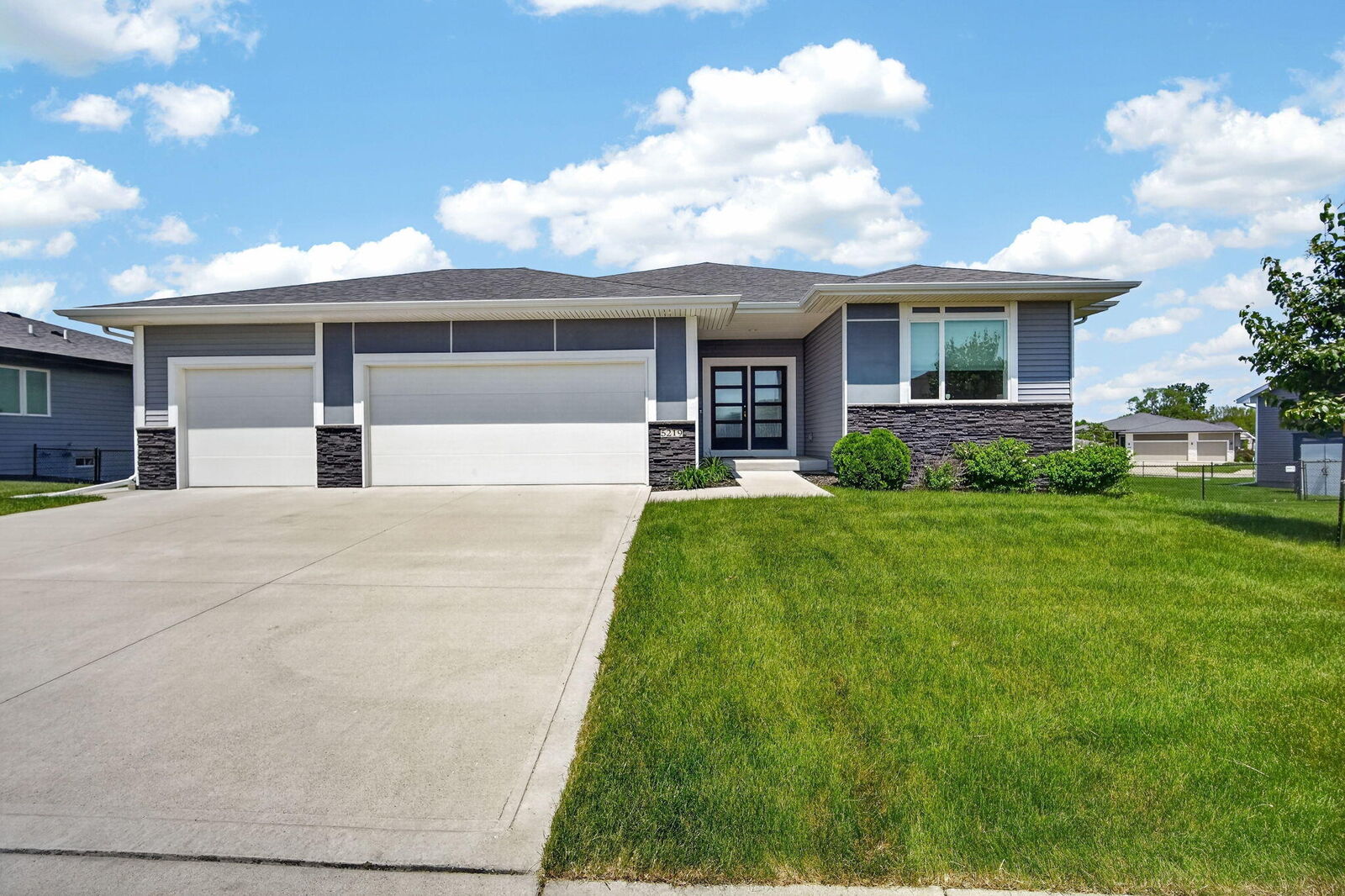 Property Photo:  5219 Springbrook Drive  IA 50014 