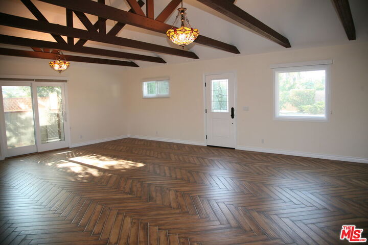 Property Photo:  6621 Nagle Ave  CA 91401 