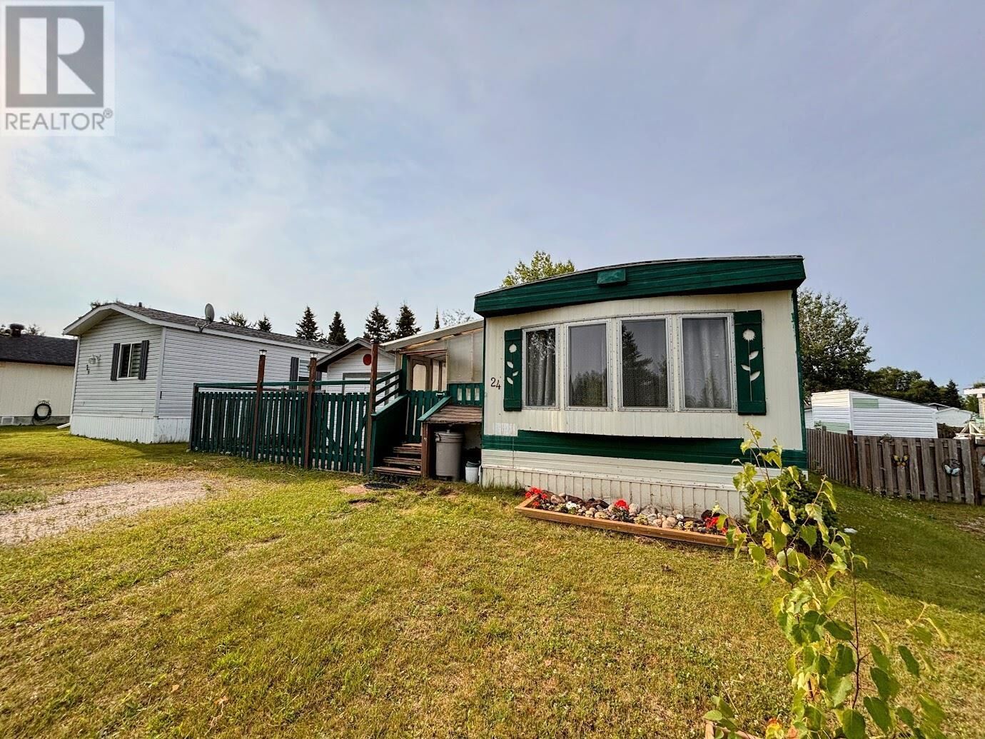 Property Photo: 24 Jackson Cres ON P0T 2E0