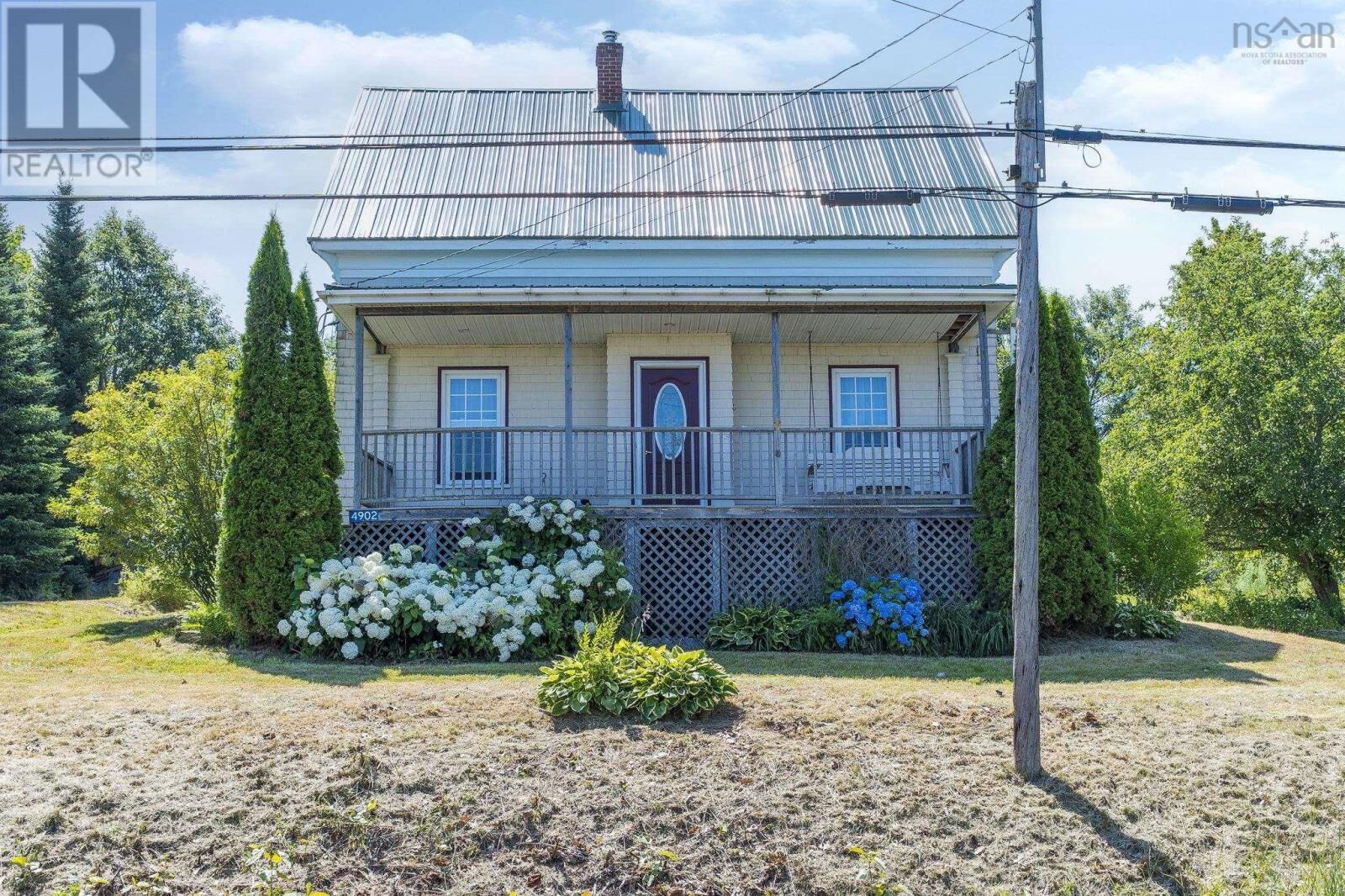 Property Photo: 4902 Highway 1 NS B0P 1V0