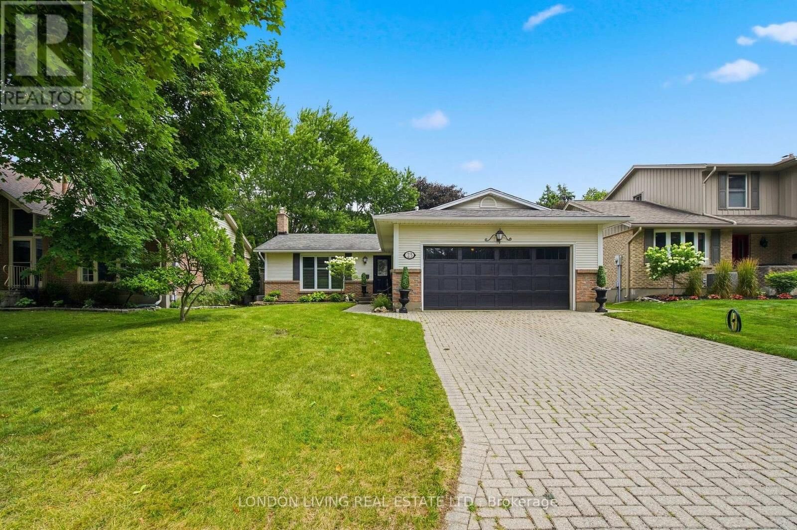 Property Photo:  23 Greenbrier Crescent  ON N6J 3X6 
