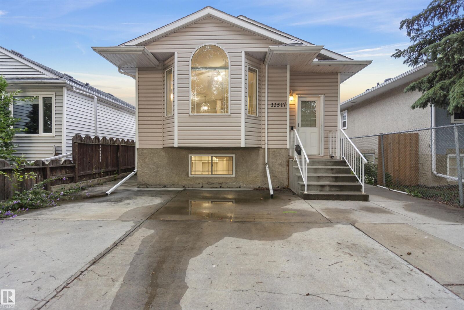 Property Photo:  11517 83 Street NW  AB T5B 2Y6 