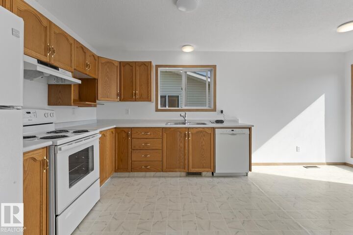 Property Photo: 4813 45 Street AB T9M 1Z6