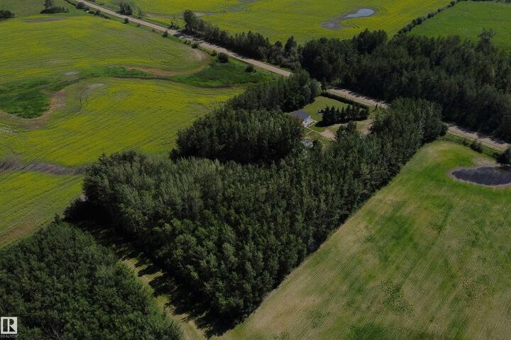 Property Photo: 5318 Twp Rd 612 AB T7N 1N3