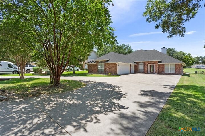 Property Photo:  3313 Chisholm Trail  TX 76571 