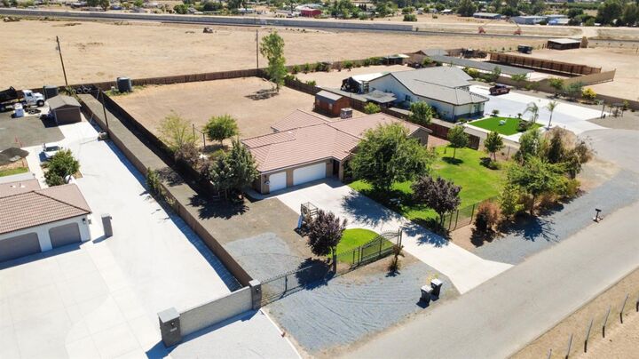 Property Photo:  28788 Avenue 16  CA 93636 