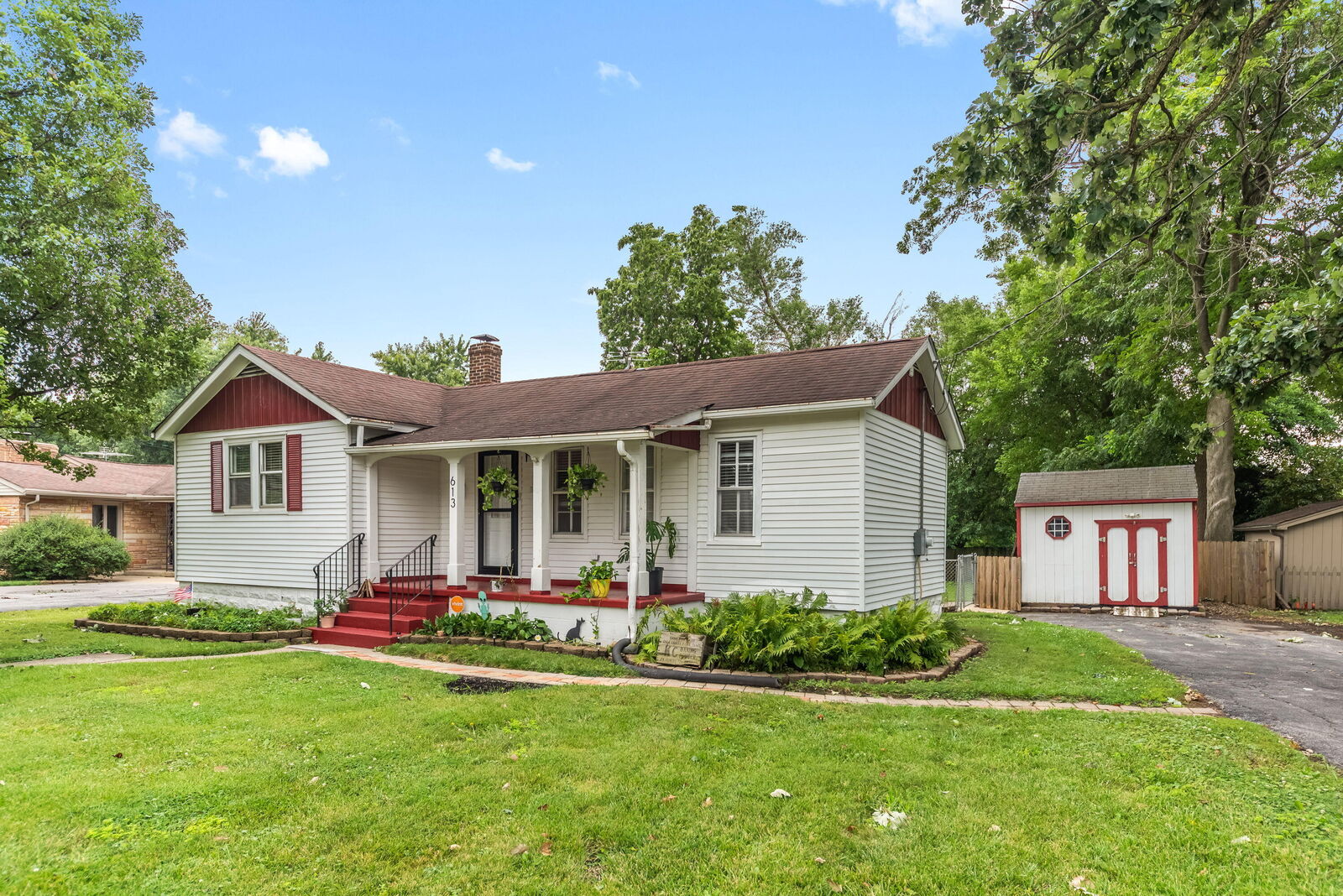 Property Photo:  613 W Joliet Street  IN 46307 