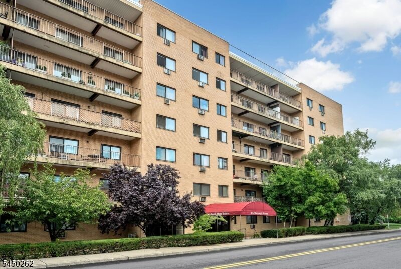 Property Photo: 44 S Main St 6J NJ 07644