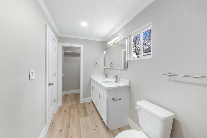 Property Photo: 219 E James Street TX 77520
