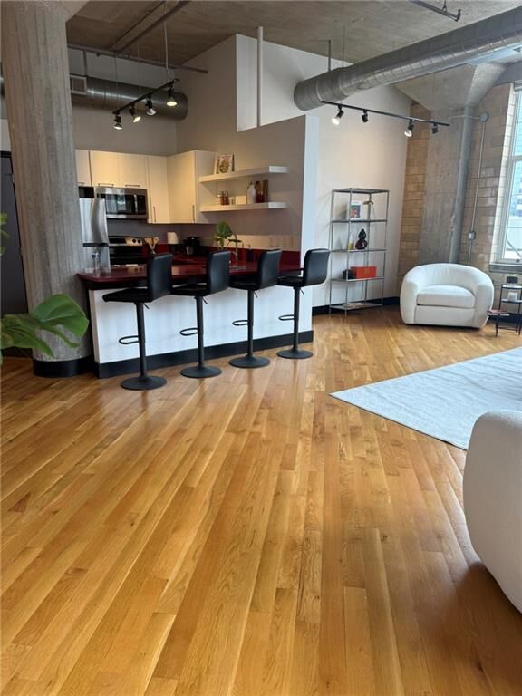 Property Photo: 2029 Wyandotte #204 Street 204 MO 64108